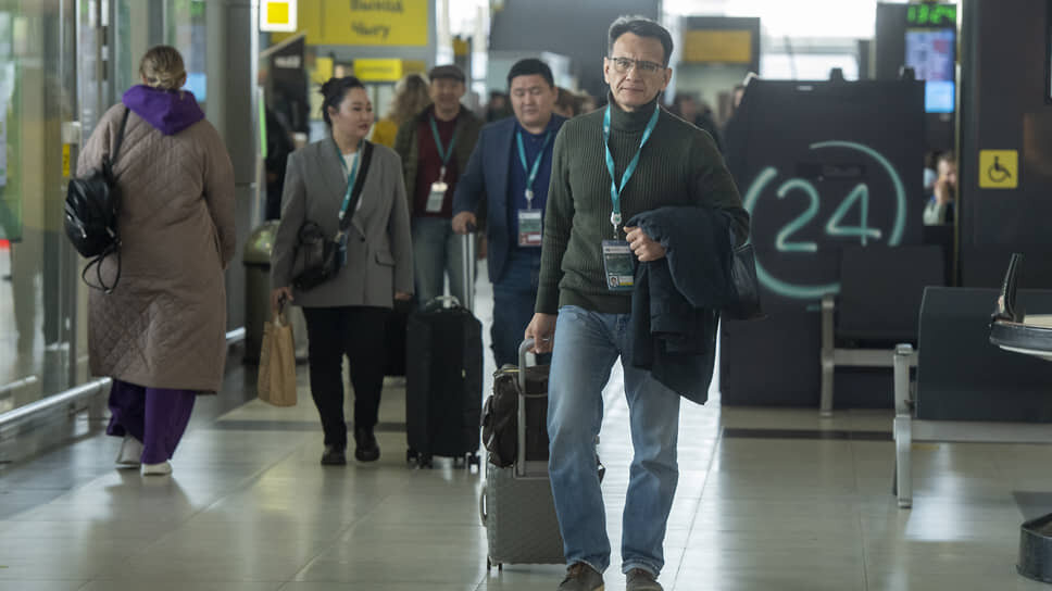 Аэропорт Казани отменил 6 рейсов и задержал 55 на фоне атак БПЛА.📷Фото: Артемий Шуматов / Коммерсантъ