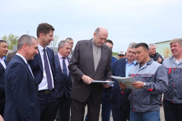    Сегодня Евгения Солнцева готовы поддержать на выборах губернатора более половины оренбуржцев Юрий Мещанинов