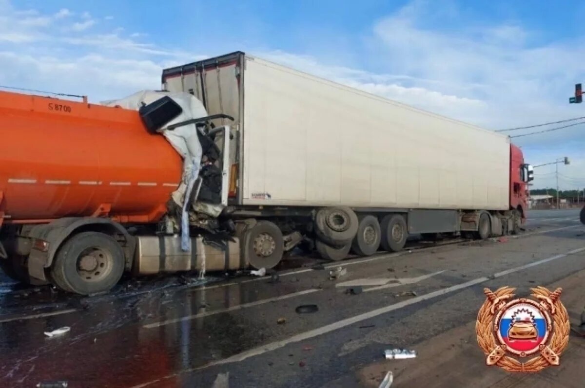    На трассе М-10 под Конаково бензовоз спровоцировал ДТП с двумя погибшими