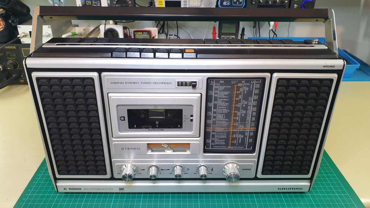 Grundig C9000