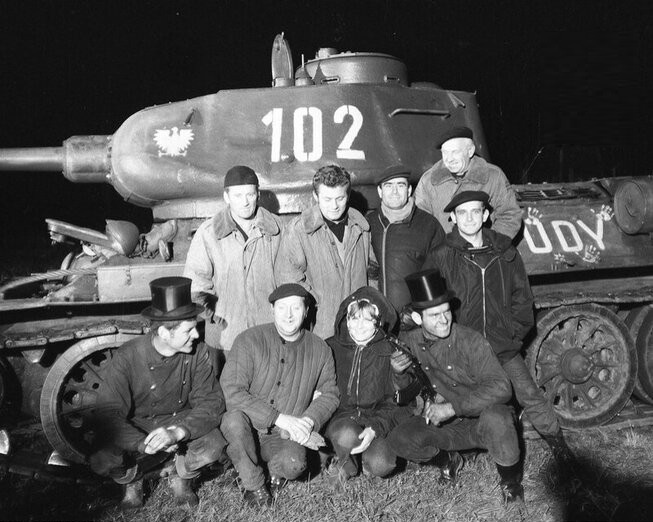 Ненужный Рыжий | Как сложилась судьба танка из кинофильма «Четыре танкиста и собака»