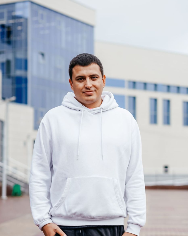 Эдуард Азаров