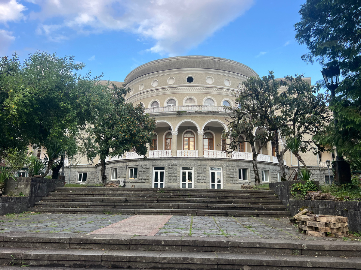 Один из корпусов комплекса Цхалтубо СПА Резорт