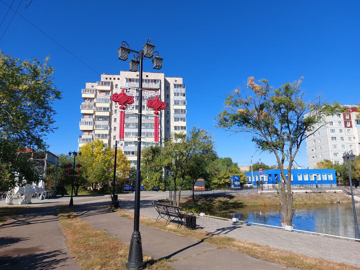 Ещё один интересный уличный фонарь в коллекцию...