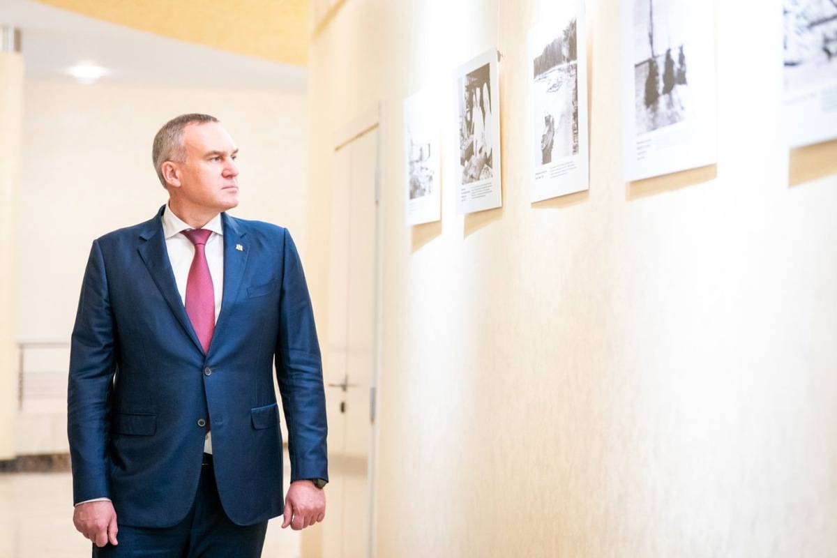    Губернатор Югры отметил историческую ценность выставки послевоенных фотографий в Ханты-Мансийске