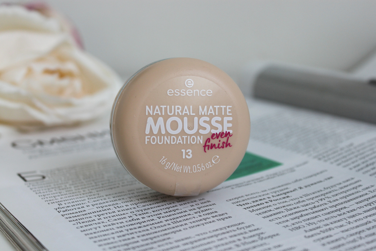 Essence Natural Matte Mousse foundation, в оттенке 13. 