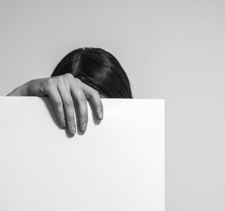 Поле обнажает то, что скрыто, и возвращает человеку его собственные смыслы.