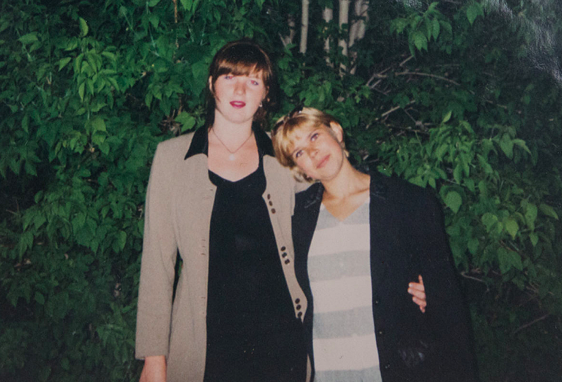 Фотография Жени с подругой