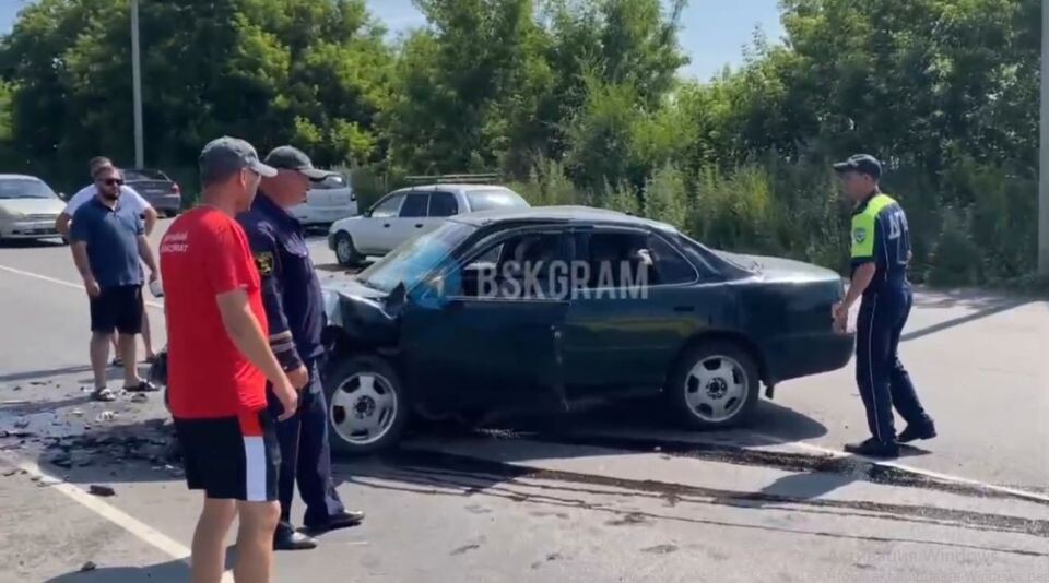    ДТП в Бийске. Источник: t.me/ssmpbiysk