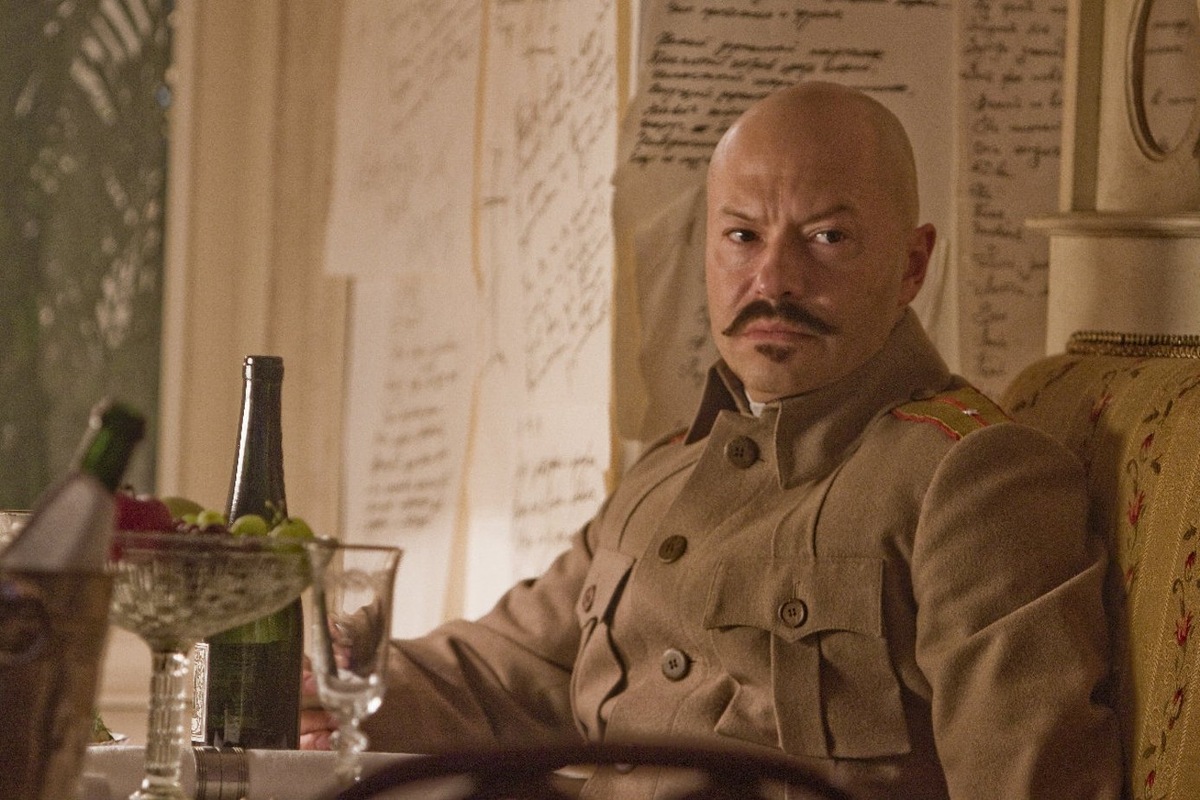 Фёдор Бондарчук исполнил роль прапорщика-футуриста Михаила Шполянского в телесериале «Белая гвардия» (2012).