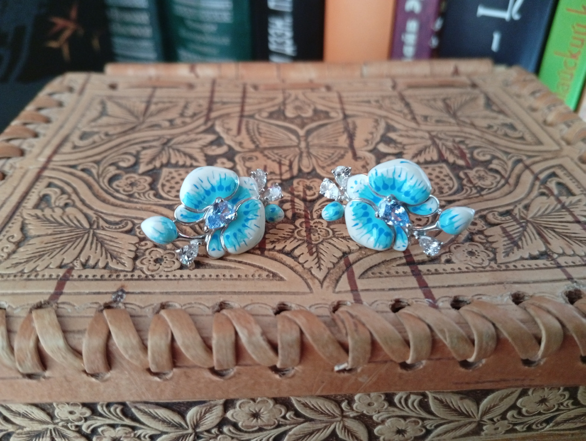 эти серьги я купила и так дёшево, еще и баллы за отзыв получила)