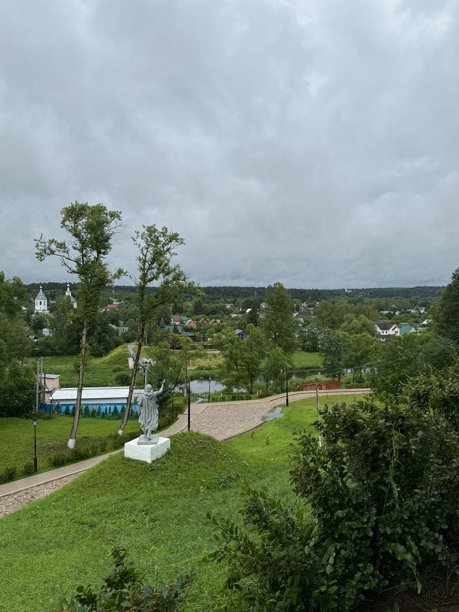 Фото автора канала. Вид на Верею со смотровой.