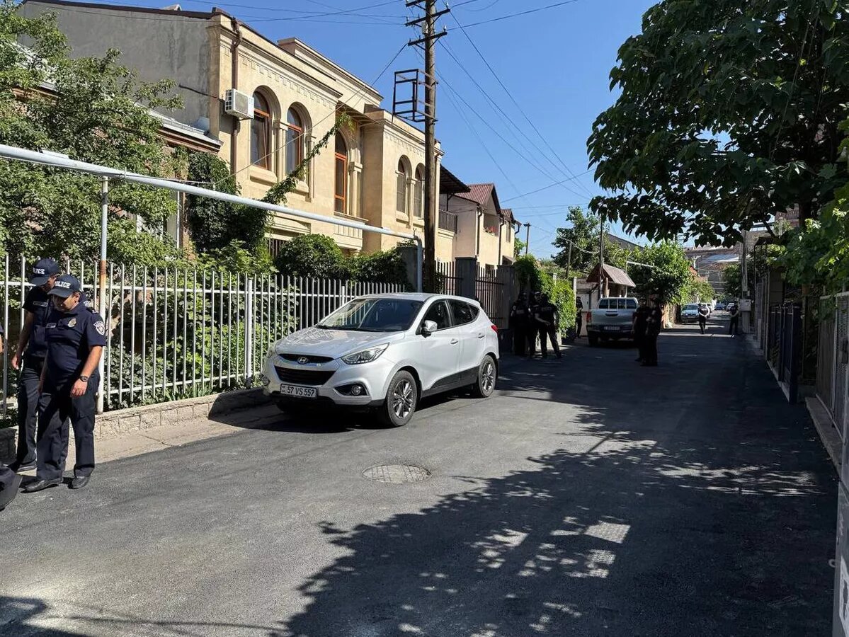 © Photo : Սրբազան պայքար