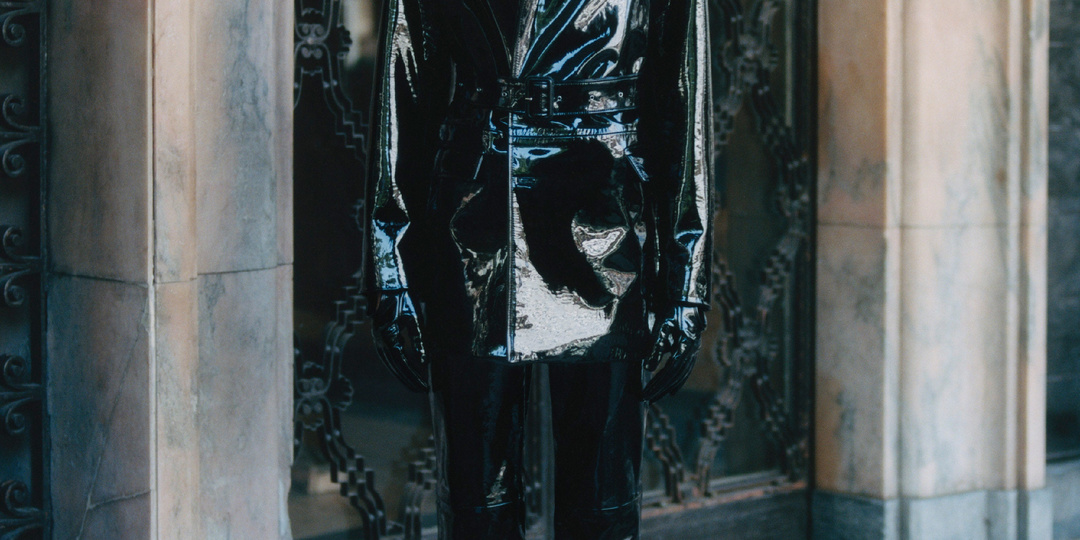 Ernest W. Baker показ коллекции весна-лето 2026: история о том, как бабушка стала готом