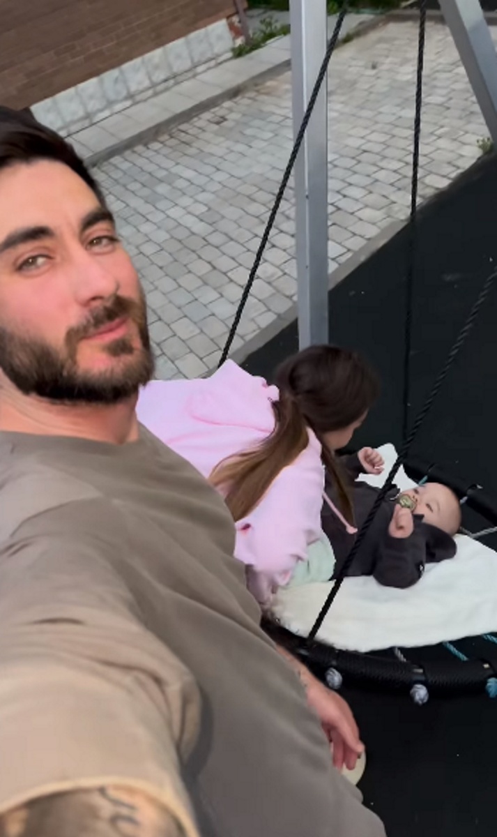 Тигран Салибеков с Викторией Лысковец и сыном Леоном. Фото: соцсети