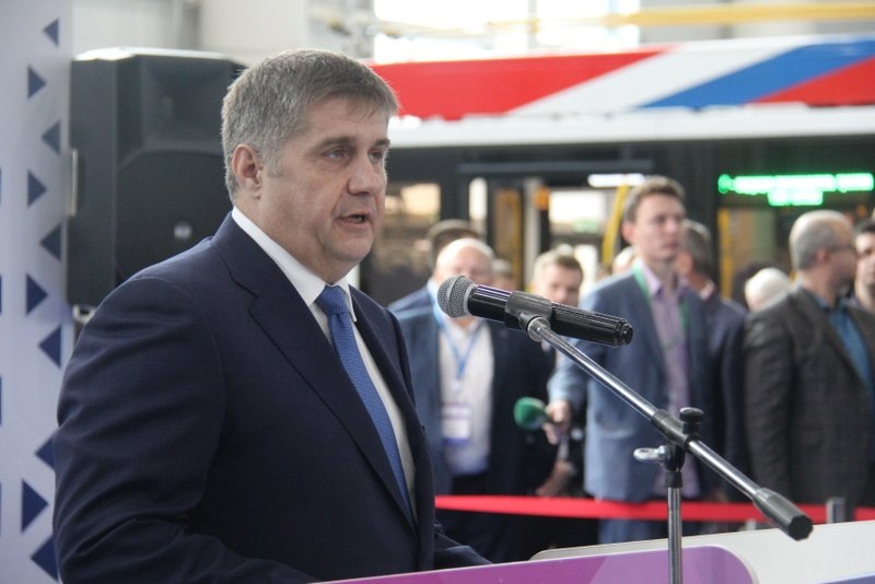     В России в день строят 6,5 км автодорог – глава Росавтодора