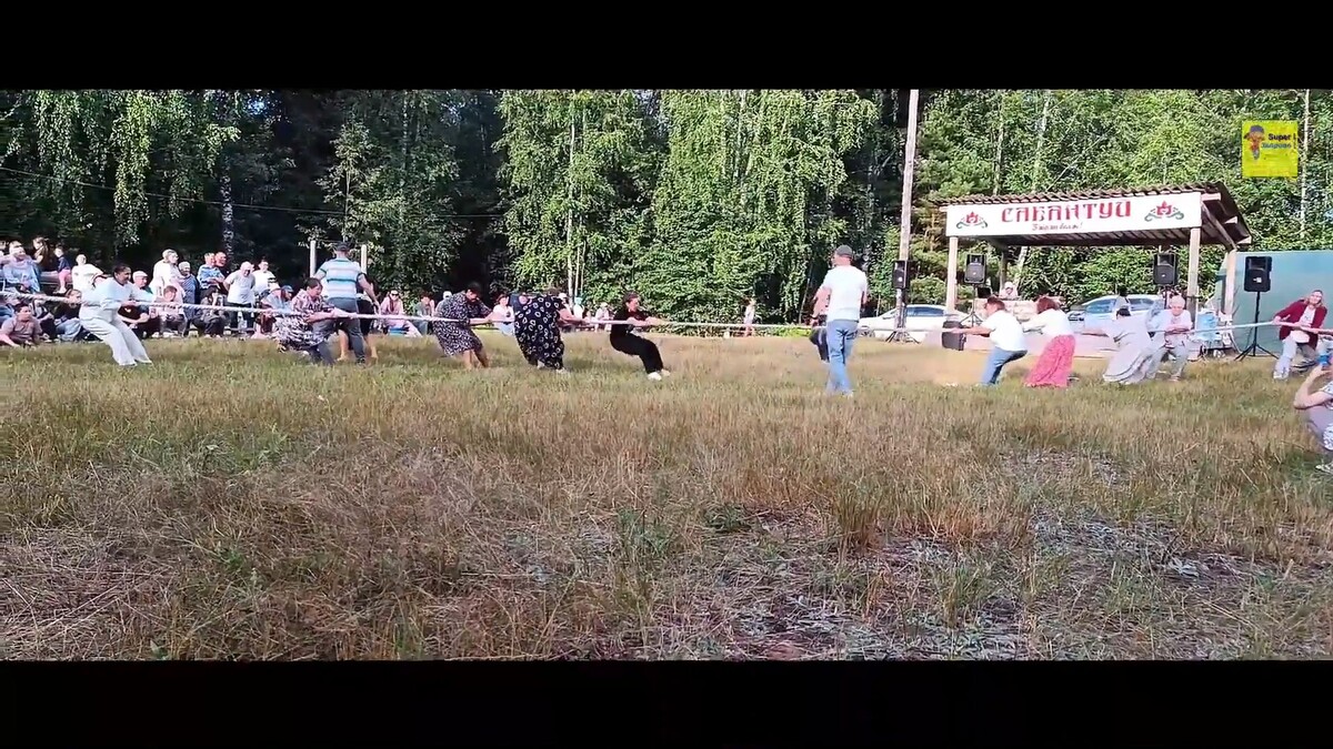 Перетягивание каната - женщины