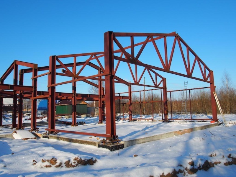 Кровля ферменного типа. Но если надо, мы изготовим  металлоконструкцию с фермой в Красноярске https://bas-con.ru/ +7 (391) 297-29-27, +7 (923) 770-33-95 (WhatsApp, Telegram)