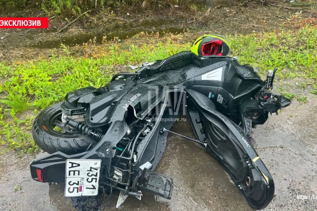    Мотоциклист скончался после ДТП с грузовиком под Псковом