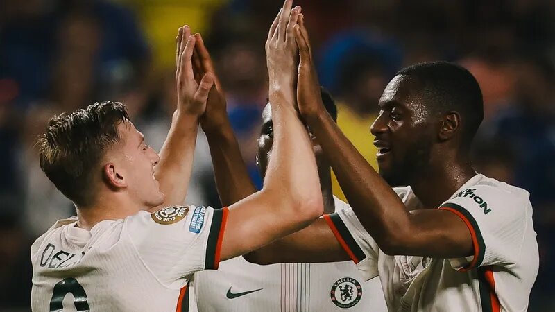 Игроки лондонцев празднуют победу (фото с официальных ресурсов «Челси»)