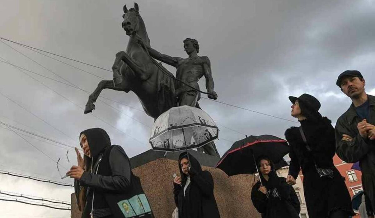     Люди в Петербурге. Источник: kp.ru Автор фото: Алексей Булатов