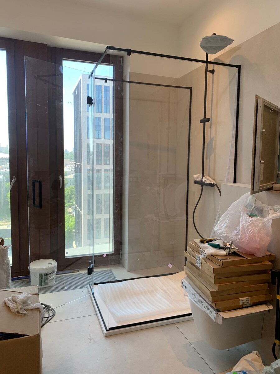 Душевая перегородка распашная на профильной системе