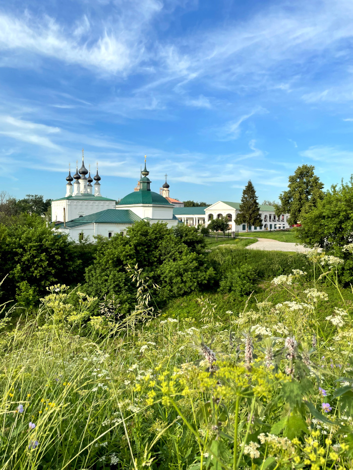Церковь Входа Господня в Иерусалим и Торговые ряды в Суздале