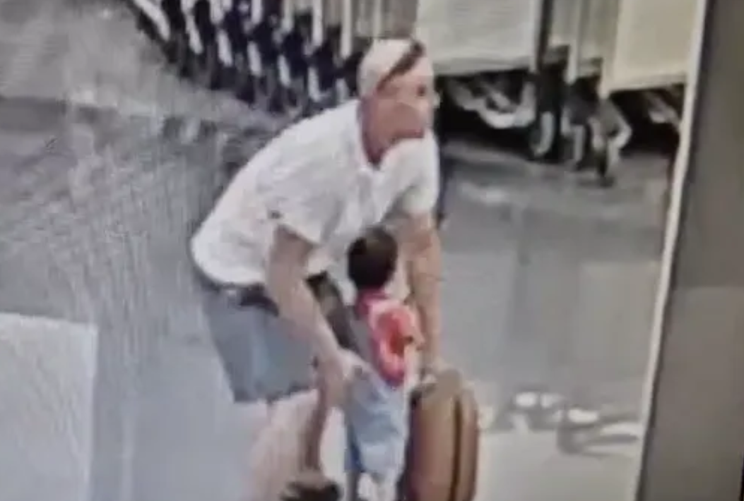 Кадры произошедшего облетели соцсети и СМИ