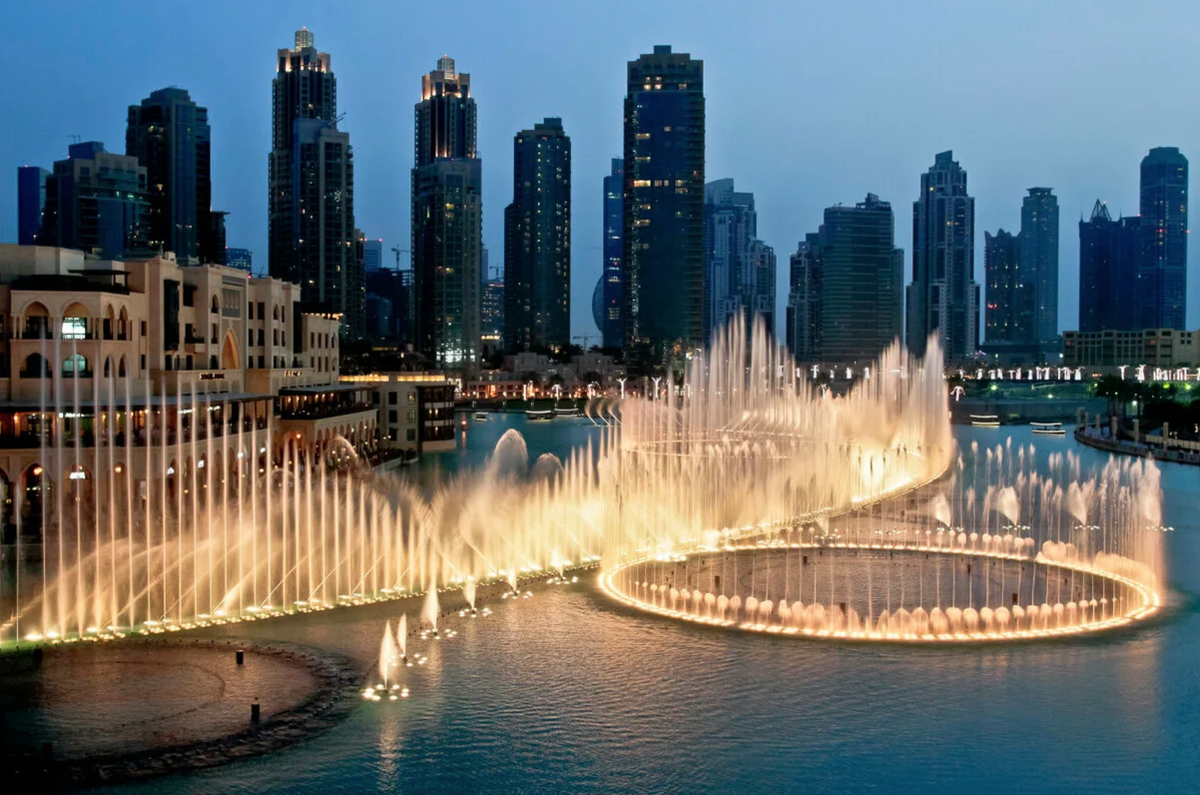 Дубайский фонтан закрылся на реконструкцию на 5 месяцев, начиная с мая 2025 года, и планируется, что он откроется в октябре 2025 года. Реконструкция затронет систему освещения и звука, чтобы сделать представления еще более зрелищными.