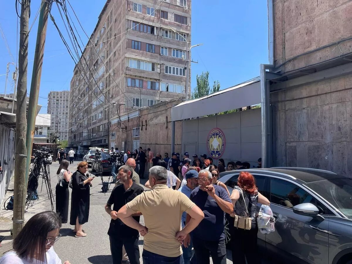 © Photo : Սրբազան պայքար