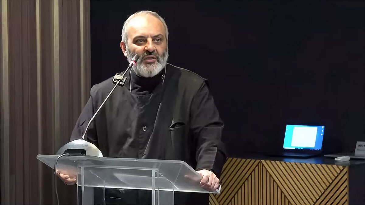 © Photo : Սրբազան պայքար