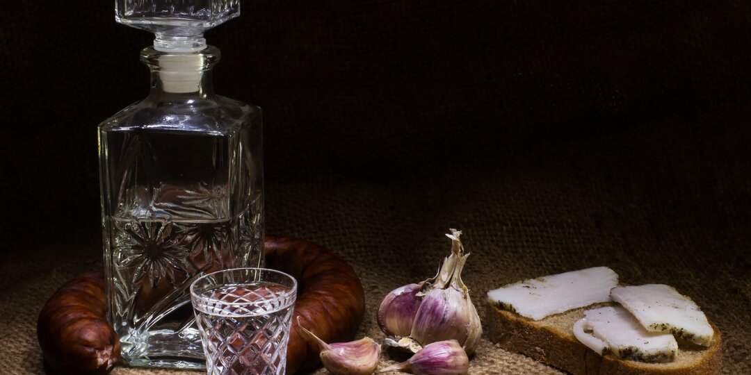 Подросток из Сургута попал в реанимацию, выпив литр водки после сдачи экзаменов