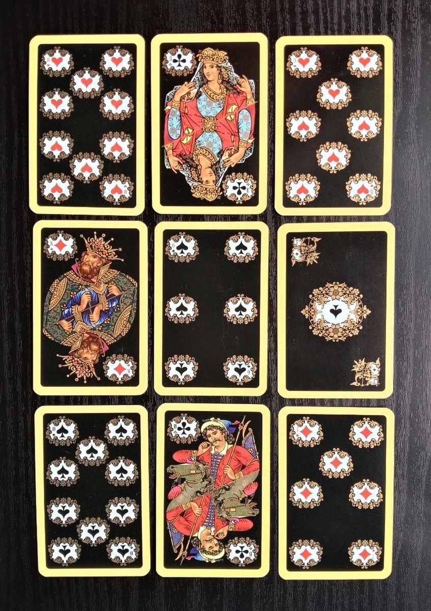 Ответ смотрим на колоде "Палех"