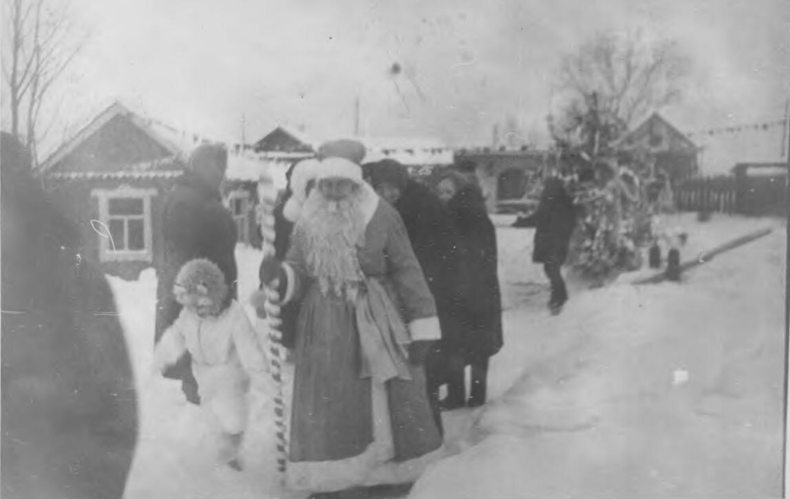 Новый год на улице Загвозкина. Фото Н.Н.Жолобовой (Поспеловой)