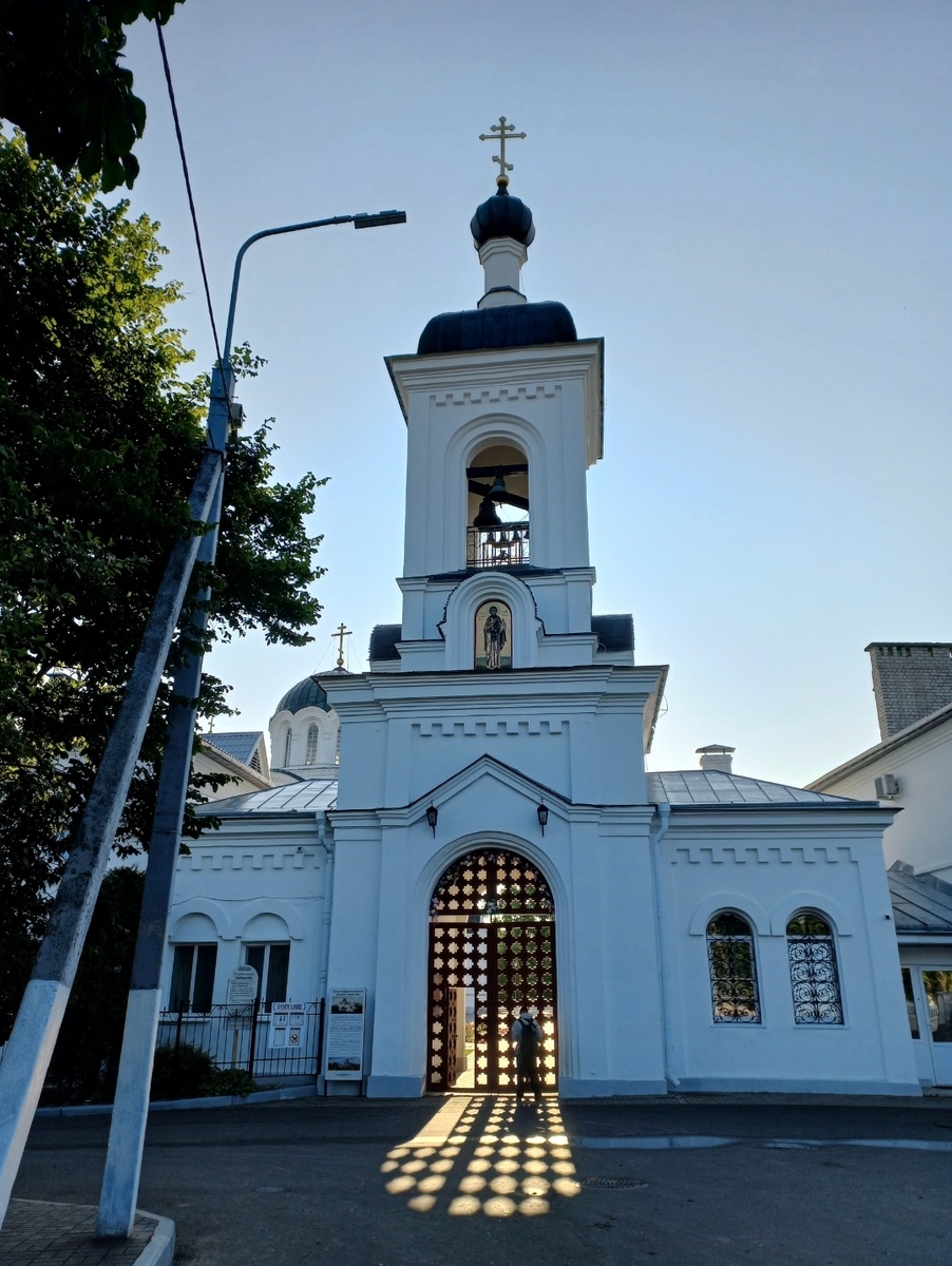 На полунощницу рано утром