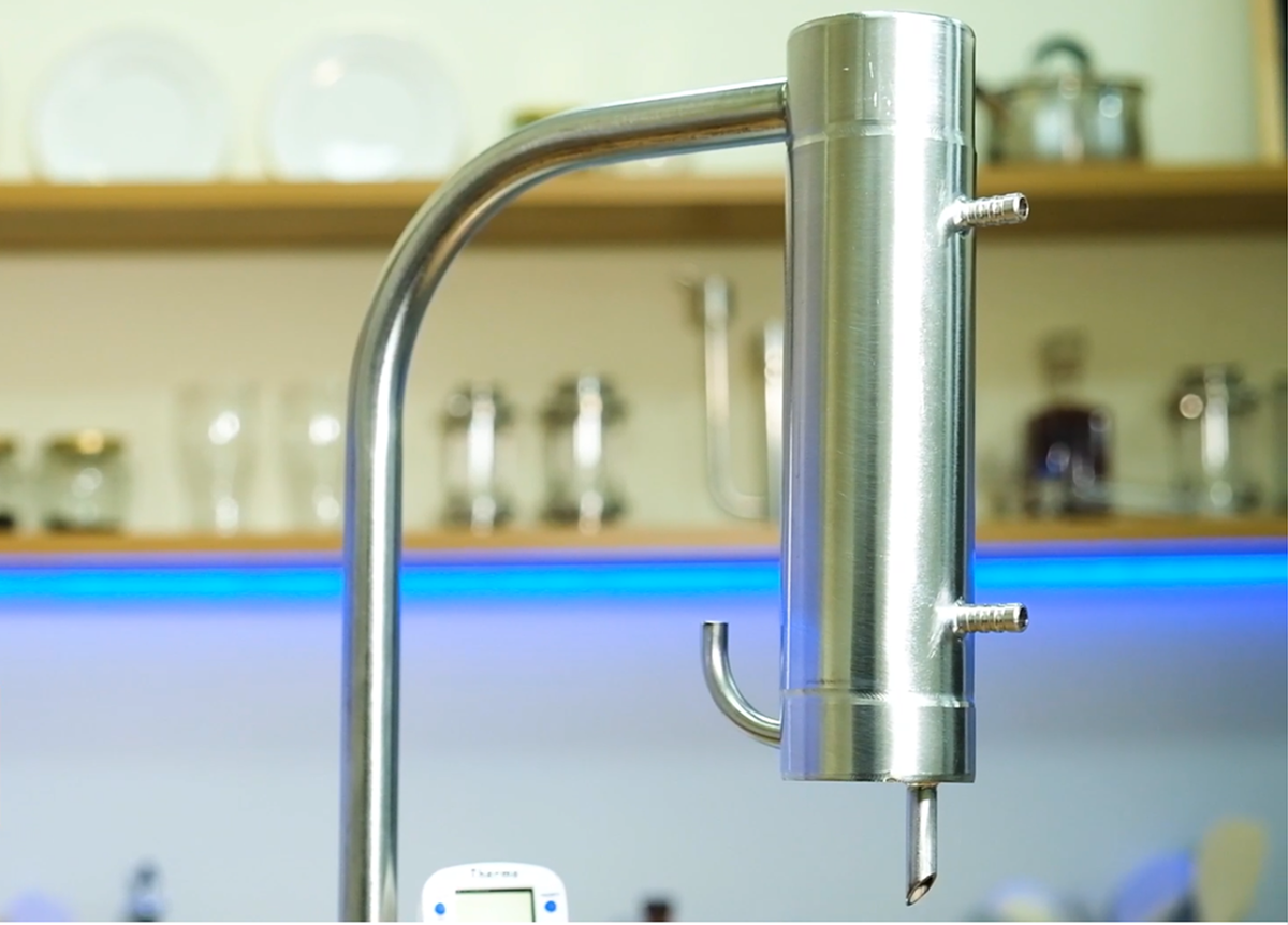 Трубка связи с атмосферой в самогонном аппарате "Гусар"