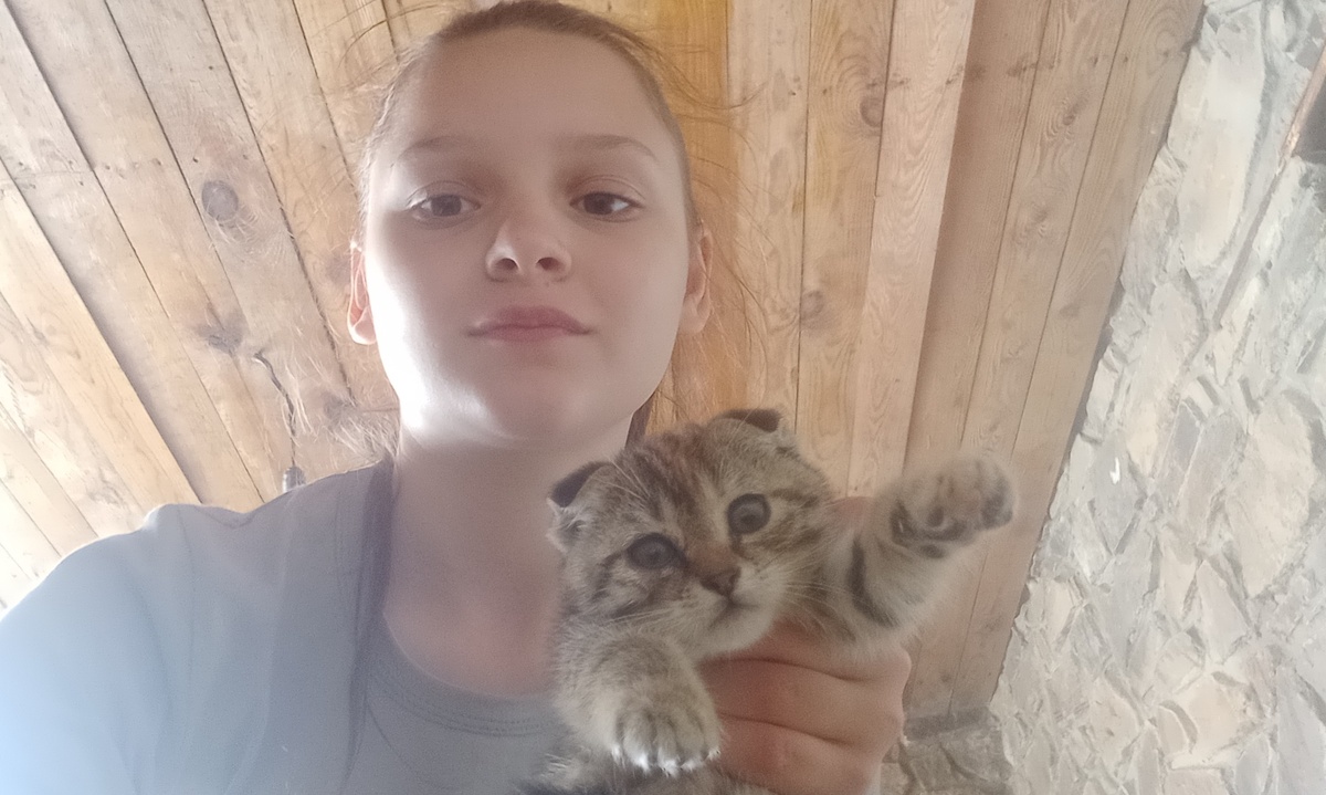 Сегодня у меня дней рождения 🎉🎊🥳. И у РЫСИ глазик заболел 🥲