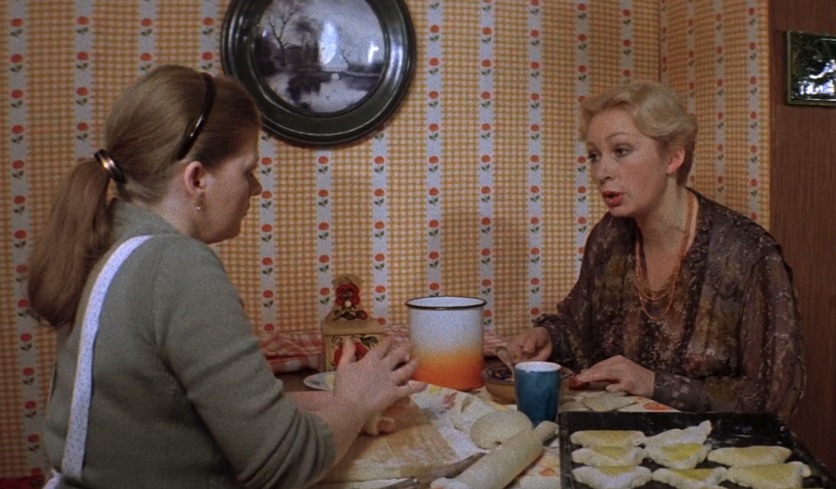    Кадр из фильма СССР "Самая обаятельная и привлекательная" (1985)