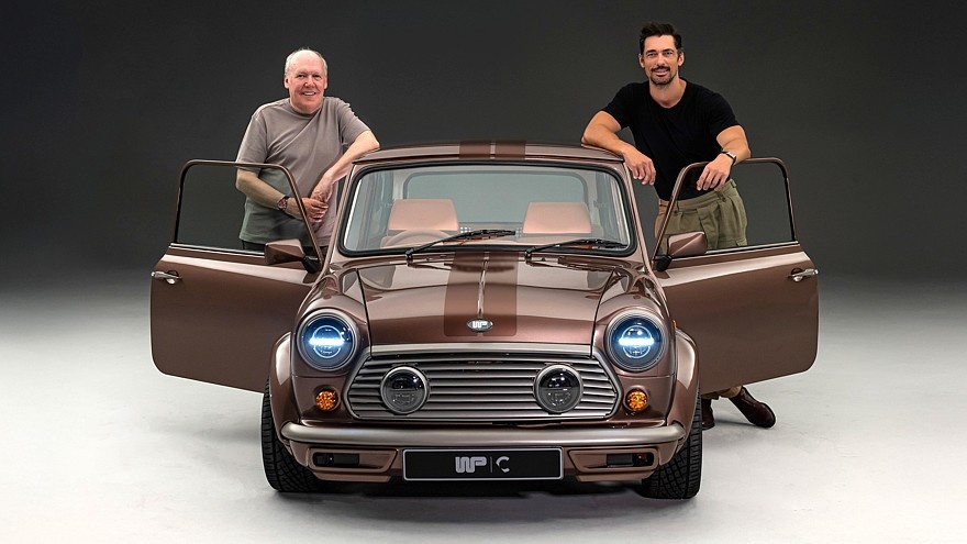    Слева — Ян Каллум, справа — Дэвид Ганди