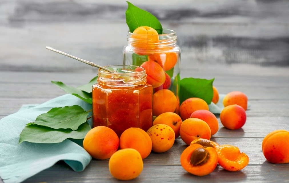 Джем из абрикосов.