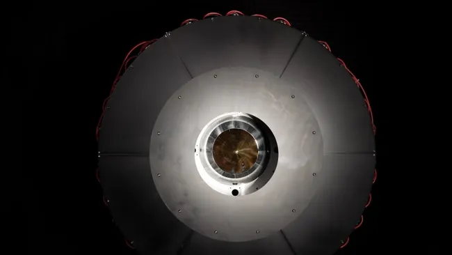 Оптический приемник излучения энергии, разработанный для эксперимента DARPA по излучению энергии. (Изображение предоставлено DARPA).