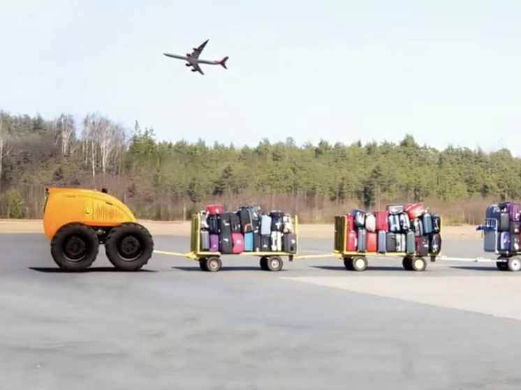     Если испытания пройдут успешно, Пулково закупит до 45 беспилотных тягачей до конца 2028 года. Фото: пресс-служба аэропорта Пулково