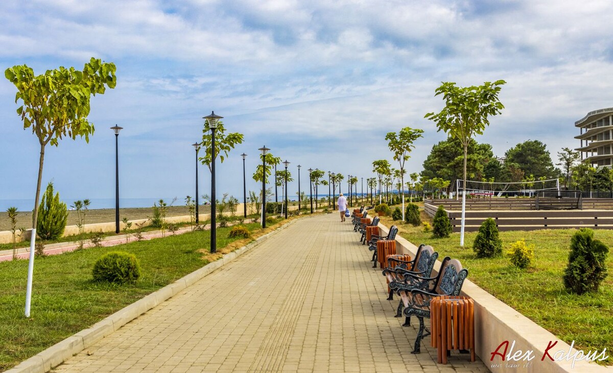 Набережная в Кобулети, близко от центра города. Кобулети, Аджария, Грузия