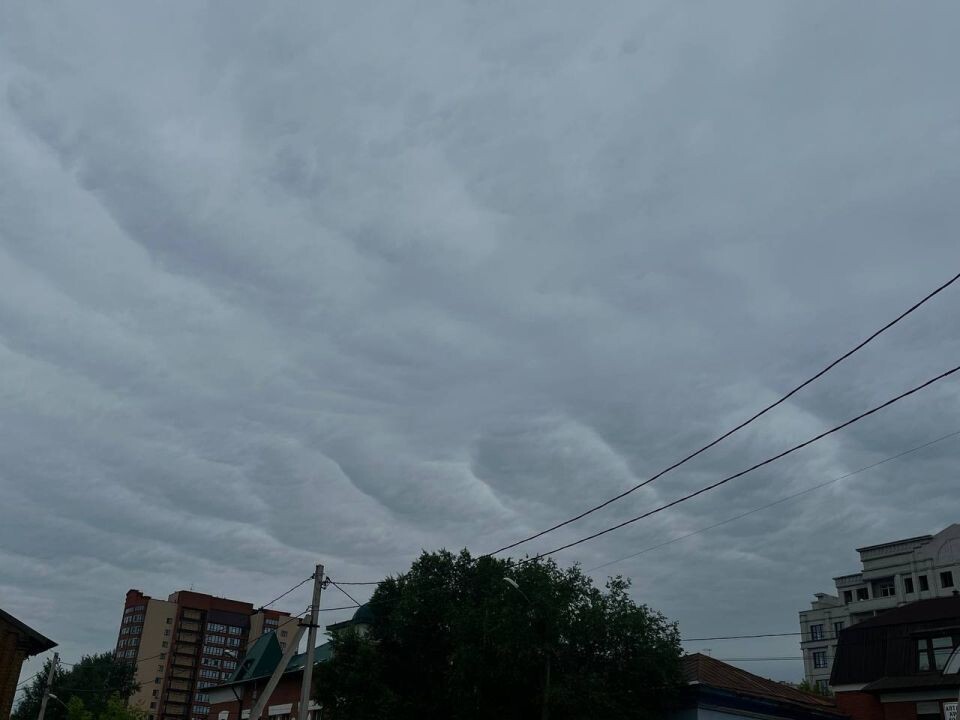    Барнаул накрыло волнами облаков. Источник: Толк