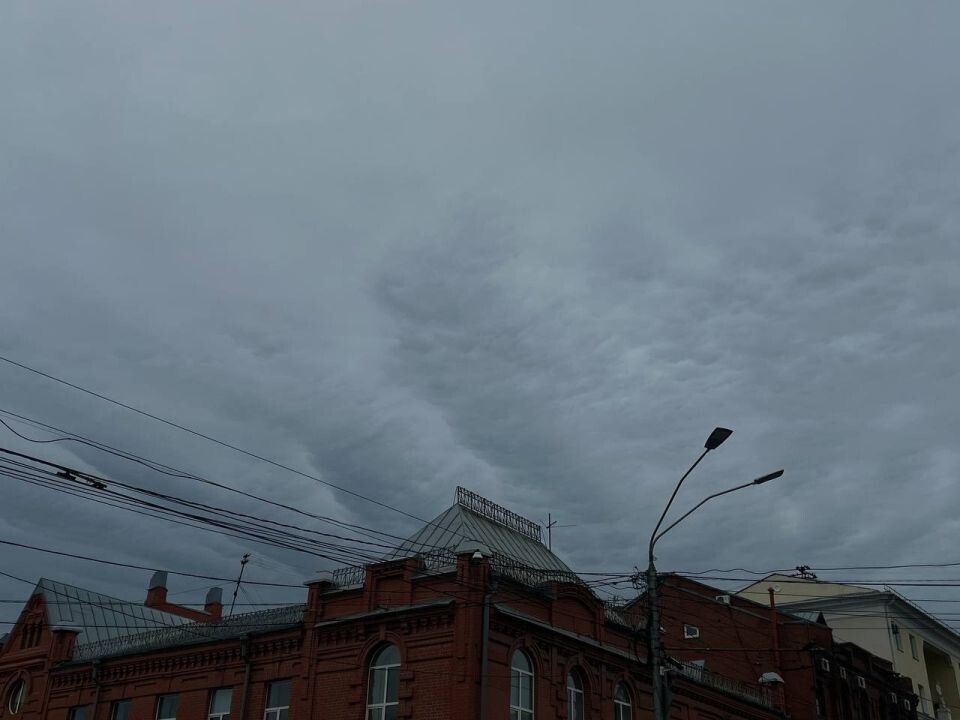    Барнаул накрыло волнами облаков. Источник: Толк