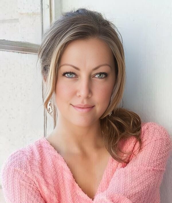 Автор рассказа и канала, Татьяна.