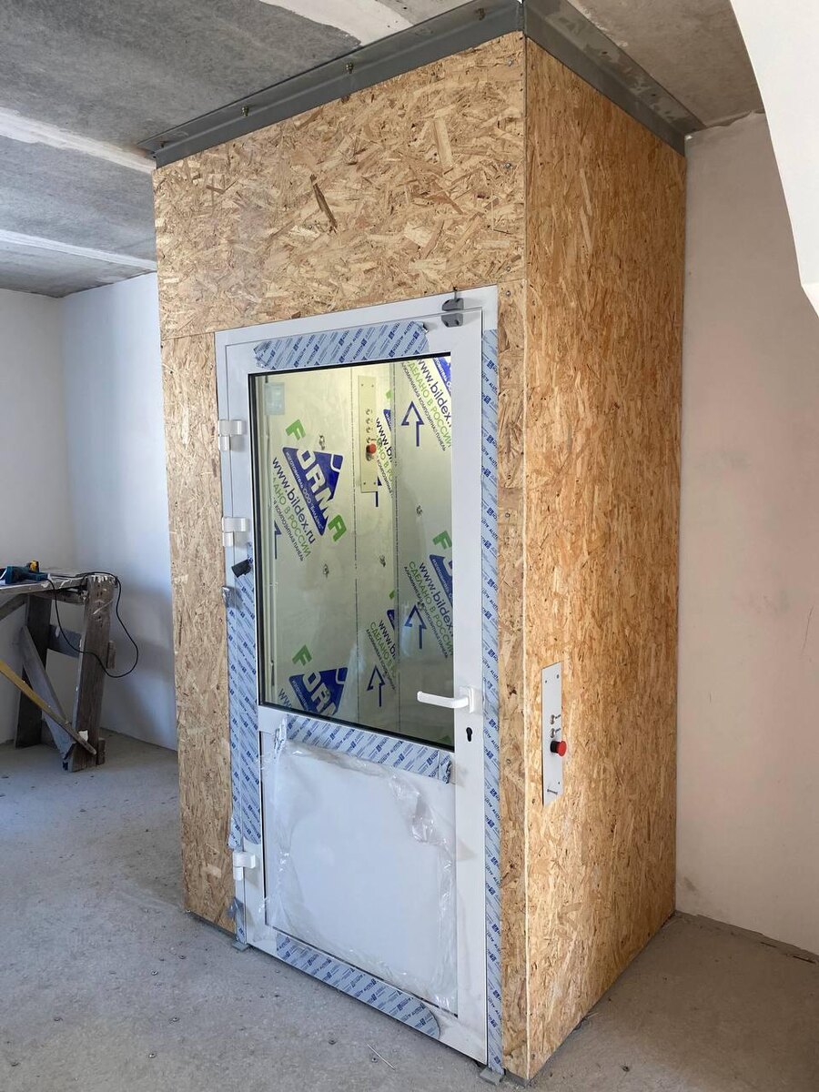 Далее заказчик занялся внешней отделкой и шумоизоляцией.