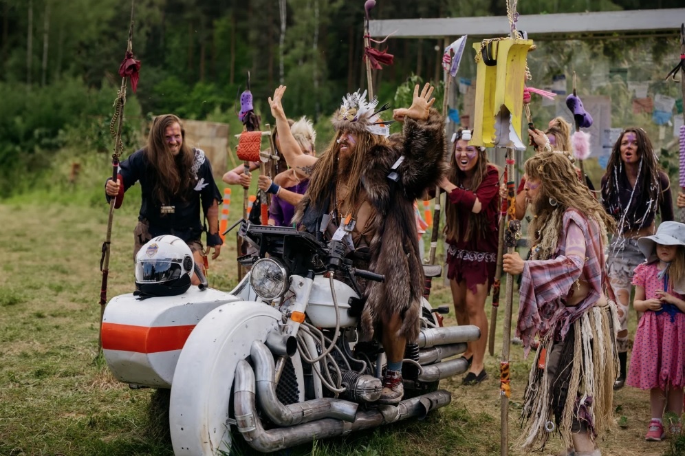 Кадрый со съемок второго сезона сериала  «Кибердеревня»