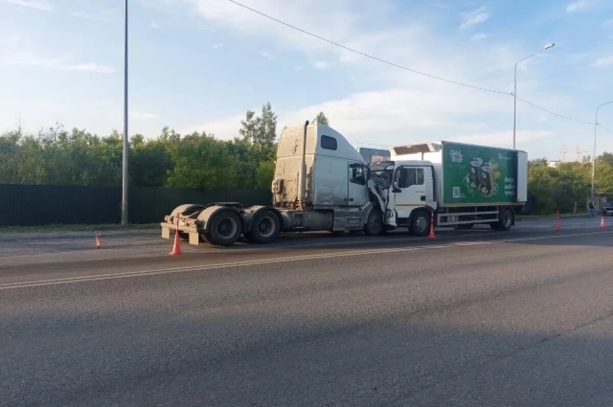    В Тюмени пьяный водитель фуры устроил лобовое ДТП