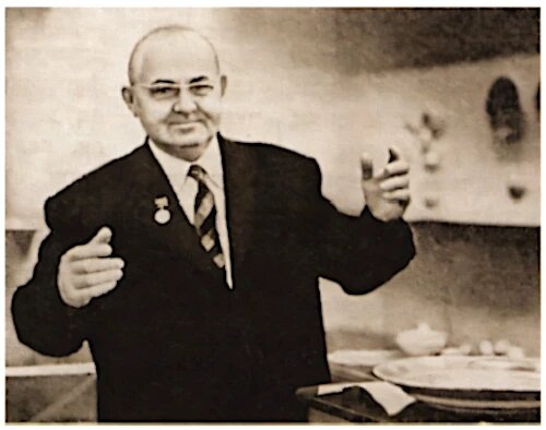 Петр Васильевич Леонов